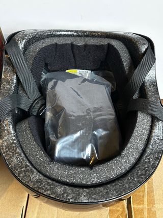 Casco Negro Skate/Patinete con Pegatinas