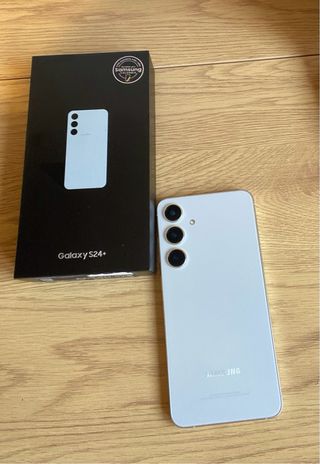 Samsung Galaxy S24+ con caja