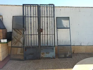Cancelas antiguas con cristaleras