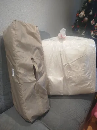 Cuna de viaje marca Asalvo y colchón Dalmohadon