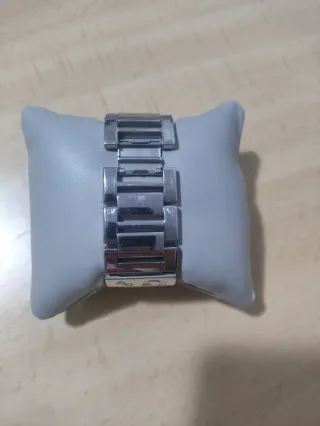 Reloj Guess Mujer Caja Roja y Plata