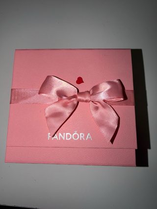 Collar dorado con corazón