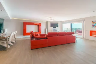 Sofá modular de piel rojo