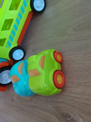 Camión con sonidos para niños pequeños con 2 coche