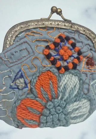 Bolso Boquilla Bordado Lana e Hilo