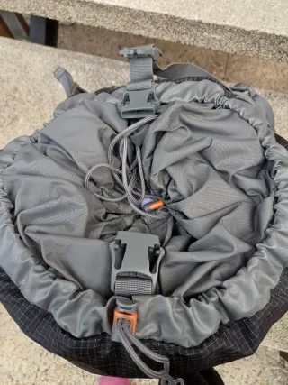 Zaino Lowe Alpine Mountain Attack 45/55l nero