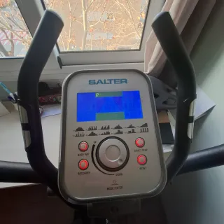 Bicicleta Elíptica Salter, con programas.