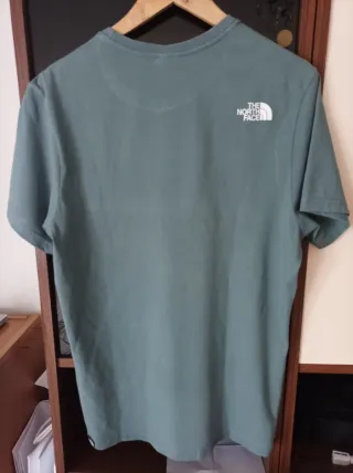 T-shirt The North Face taglia M verde