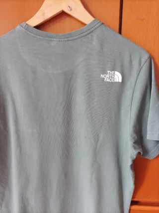 T-shirt The North Face taglia M verde