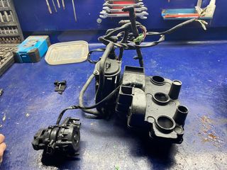 Motor Evinrude 90 E-TEC Bomba Gasolina