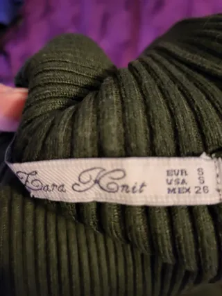 Suéter Zara canalé verde Talla S