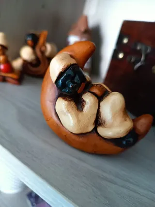 Pulcinella sulla luna 'Vitulli' terracotta