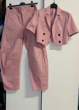 Completo giacca corta e pantaloni rosa