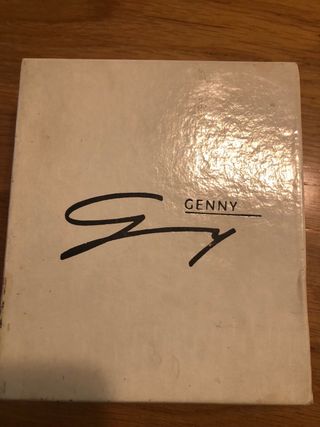 Portafoglio donna Genny marrone con placca e logo,