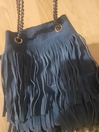 Borsa blu in pelle con frange