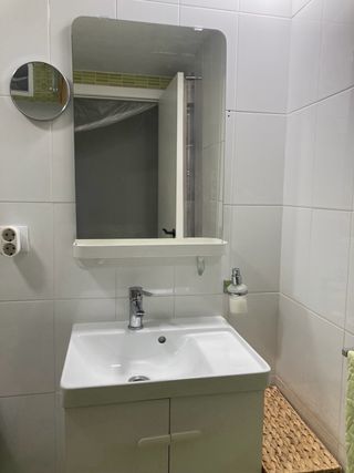 Espejo de baño con repisa