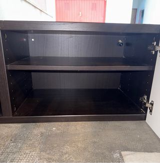 Mobile con anta nero e bianco