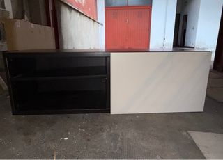 Mobile con anta nero e bianco