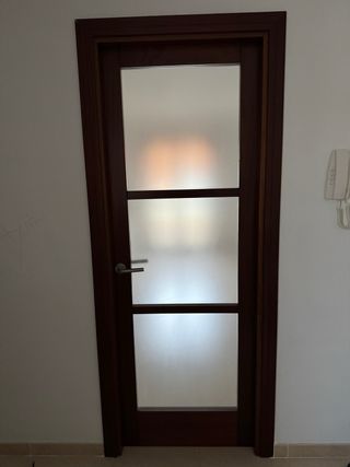 Puerta cristalera interior madera