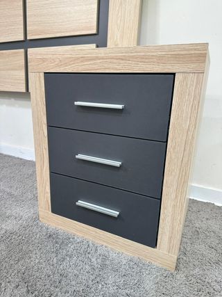 Cabecero, Cómoda y Mesitas de Noche