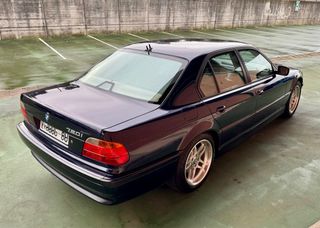 BMW 750 e38