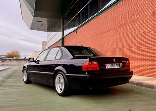 BMW 750 e38