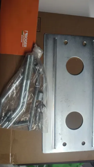 Placa e parafusos Roger Technology