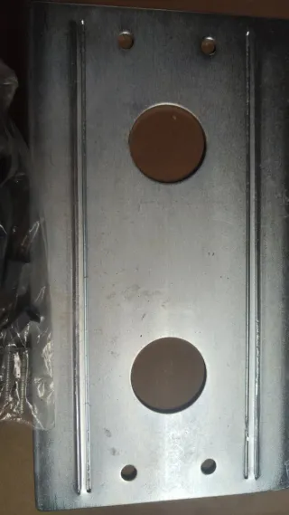 Placa e parafusos Roger Technology