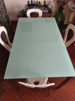 Tavolo vetro allungabile + 4 sedie bianche