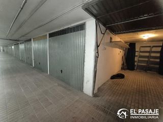 Garaje en venta en Linares