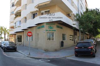 Local comercial en alquiler en Zona Bahía Blanca en Cádiz