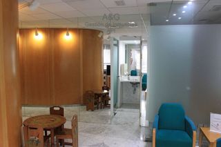 Local comercial en alquiler en Zona Bahía Blanca en Cádiz