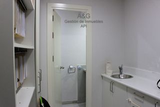 Local comercial en alquiler en Zona Bahía Blanca en Cádiz