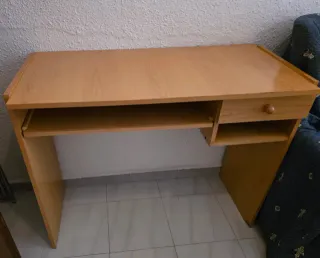 Escritorio de madera