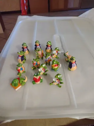 16 Coccodrilli Kinder Sorpresa