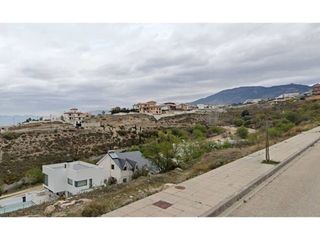 Terreno en venta en Zubia (La)