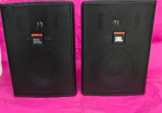 Altavoces JBL Negros
