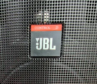 Altavoces JBL Negros