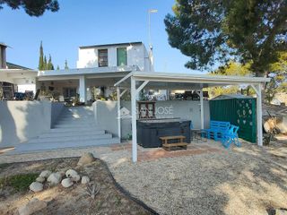 Chalet en venta en Peña de las Águilas en Elche