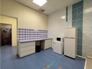 Local comercial en venta en Txagorritxu - El Pilar en Vitoria-Gasteiz