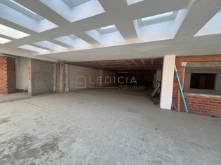 Local comercial en alquiler en O Berbés - Peniche en Vigo