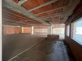 Local comercial en alquiler en O Berbés - Peniche en Vigo