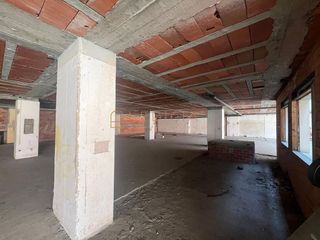 Local comercial en alquiler en O Berbés - Peniche en Vigo