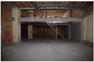 Local comercial en alquiler en O Berbés - Peniche en Vigo