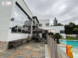 Chalet en alquiler en Torrequinto en Alcalá de Guadaira