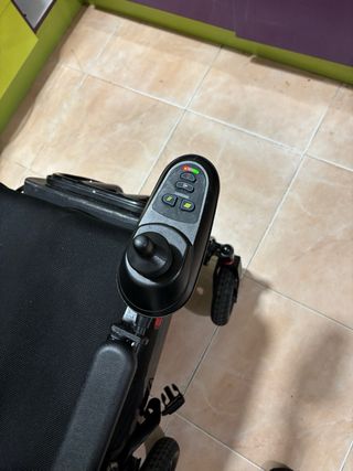Silla de ruedas eléctrica automática