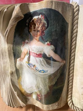 Libro decorativo effetto ceramica