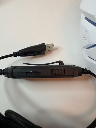 PS5/PS4/Xbox Auriculares Gaming Orzly Blancos luz