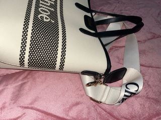 Bolso de Hombro Blanco y Negro