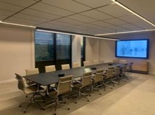 Oficina en alquiler en San Juan Bautista en Madrid